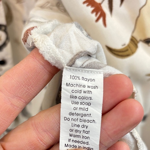 Cream Button Down Shirt with Notched Collar and Long Sleeves - Picture 4 of 4